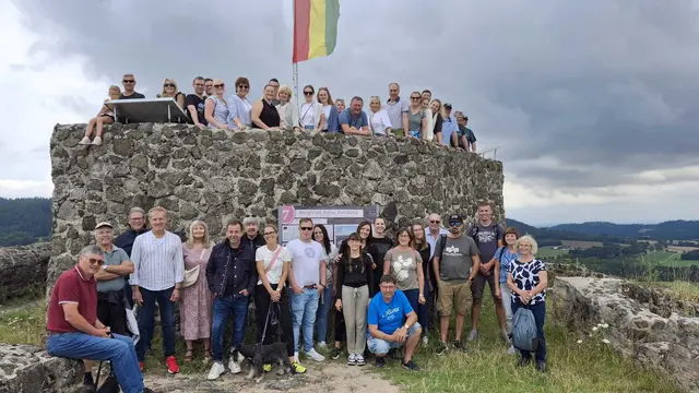 Es ging u.a. zu einer Besichtigung der Burgruine Waldeck ins nahegelegene Kemnath. | Foto: Freiwillige Feuerwehr Grafenwörth