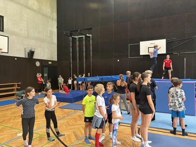 Besonders beliebt war das Trampolinspringen. | Foto: Emanuel Hasenauer