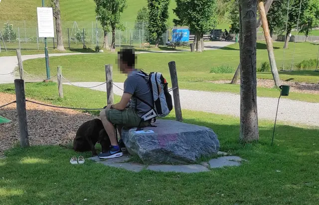 Beim Spielplatz braucht der Hund Leine und Maulkorb! | Foto: Tiroler Bergwacht - Einsatzstelle Stubai
