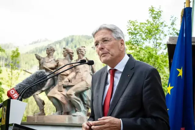 Landeshauptmann Peter Kaiser erinnert an das Schicksal der Familie des Peršmanhofes und mahnt zur historischen Verantwortung. | Foto: LPD Kärnten/Varh