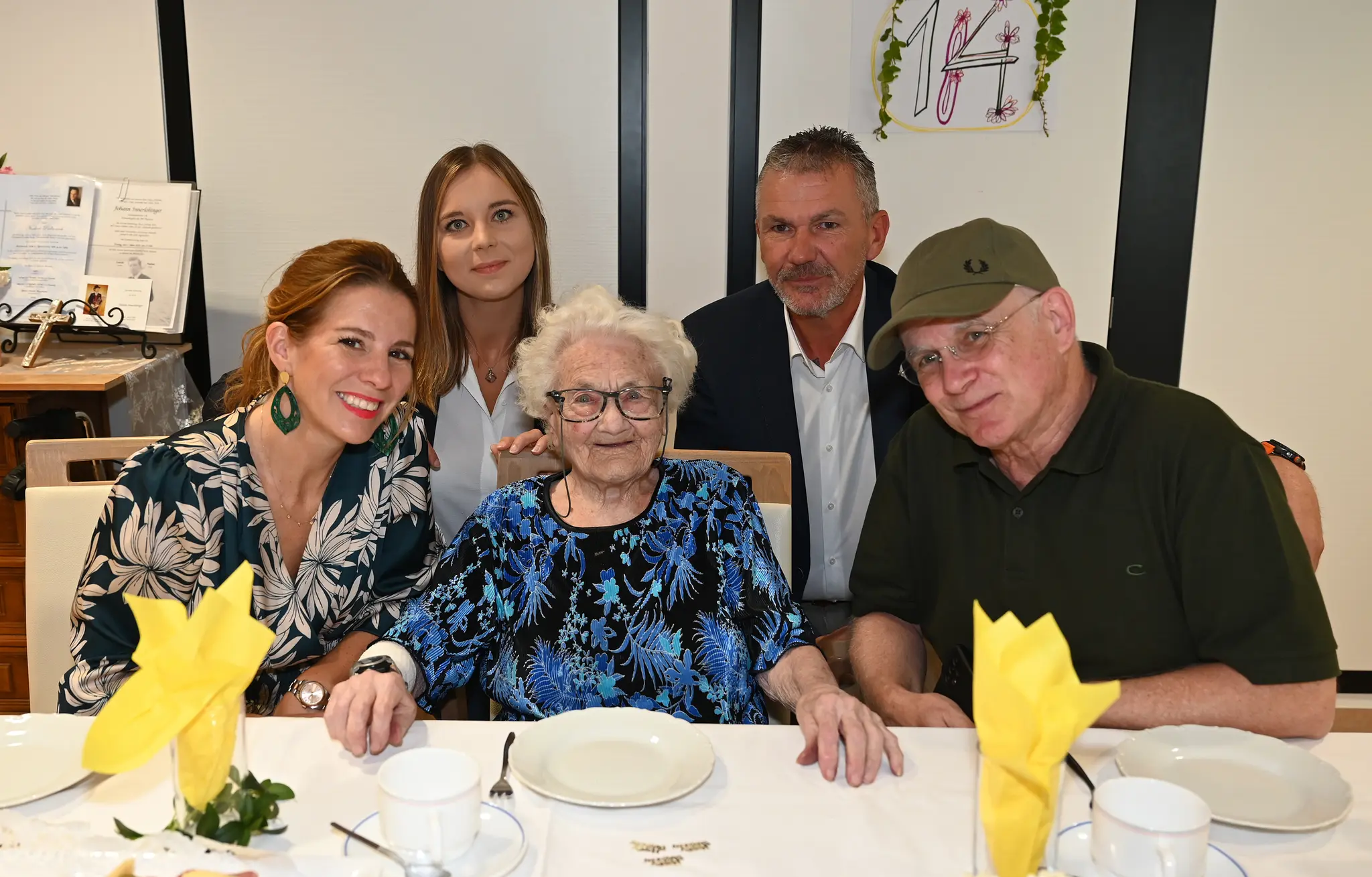 Herta-Figl-104-und-Carmen-Jeitler-Cincelli-feiern-Geburtatag