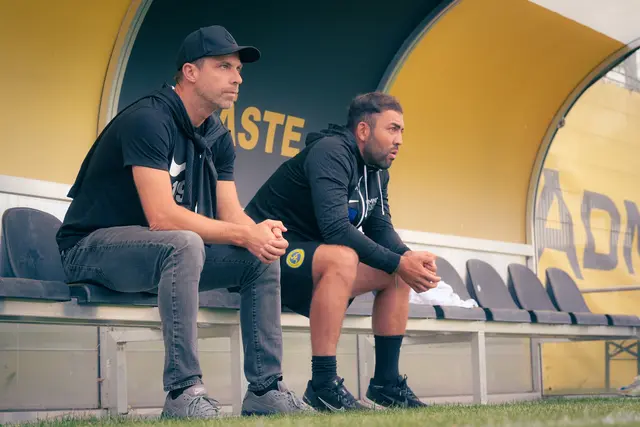 Die formalen Voraussetzungen für den Bundesliga-Aufstieg sind geschaffen. Jetzt sollen auch am Platz dafür die Weichen gestellt werden. Im Bild: Vienna-Sportdirektor Anrdeas Ivanschitz (l.) zusammen mit Trainer Mehmet Sütcü.  | Foto: First Vienna FC 1894