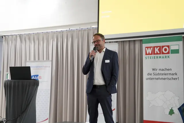 Eric Kirschner (Joanneum Research) präsentierte die Standortstudie in Leibnitz. | Foto: MeinBezirk/Simon Michl