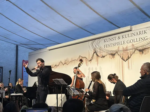 Das Wetter blieb stabil, sodass alle Gäste das Konzert im Trockenen genießen konnten.  | Foto: Theresa Vogl