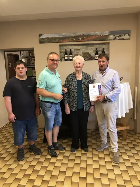 85. Geburtstag gefeiert: Michael, Herbert und Angela Weber, Franz Wachter | Foto: Gemeinde Deutsch Schützen-Eisenberg