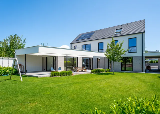 Ob man auf der Suche nach der ersten Eigentumswohnung ist oder den richtigen Käufer für eine Immobilie finden möchte, Pluskota Immobilien bietet kompetente und freundliche Betreuung. | Foto: Pluskota Immobilien