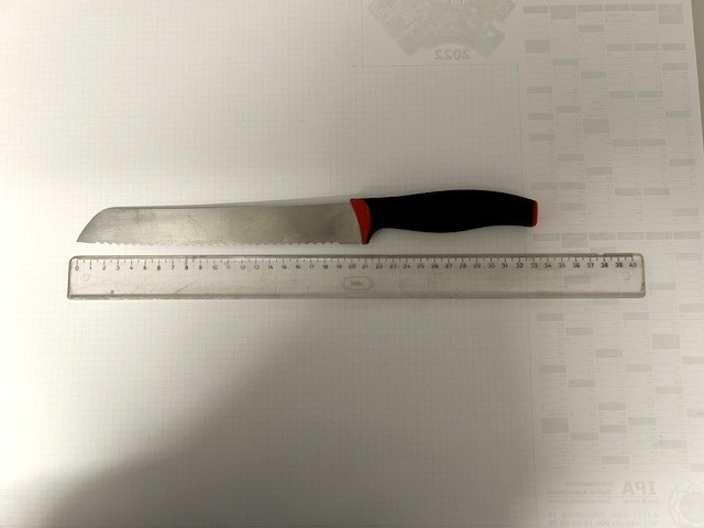 Mit einem Brotmesser soll der Mann zwei Personen mit dem Umbringen gedroht haben. | Foto: LPD Wien
