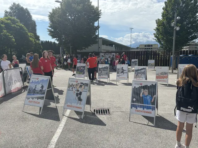 Die Trainerinnen und Trainer mit den Kindern und Jugendlichen bei Sports4Fun. | Foto: Emanuel Hasenauer
