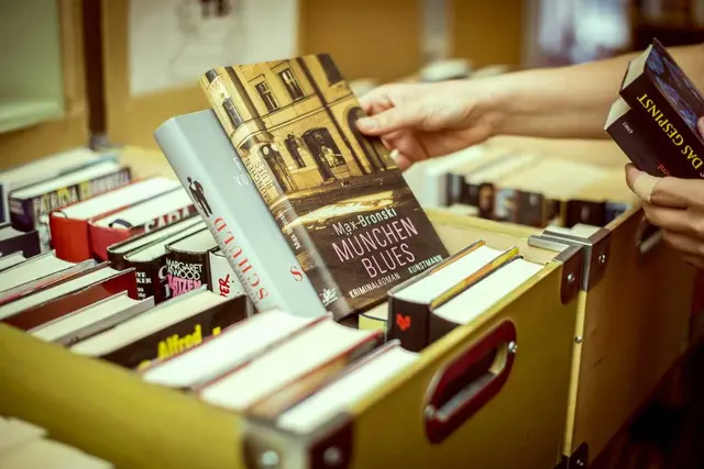 Auf die MeinBezirk-Anfrage, welche Dinge am häufigsten gespendet werden, gibt es eine deutliche Antwort: Kleinwaren, wie Geschirr, Dekoartikel, Spielsachen, Bücher oder CDs. | Foto: Ho&amp;Ruck