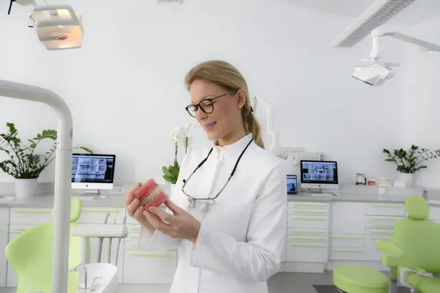 Eine einfühlsame, individuelle und qualitativ hochwertige Behandlung gehört zum Markenzeichen von Zahnärztin Dr. Silke Spanlang.