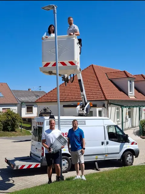 Die neue LED-Straßenbeleuchtung spart Strom und sorgt für mehr Nachhaltigkeit in der Gemeinde. | Foto: Gemeinde Oberloisdorf