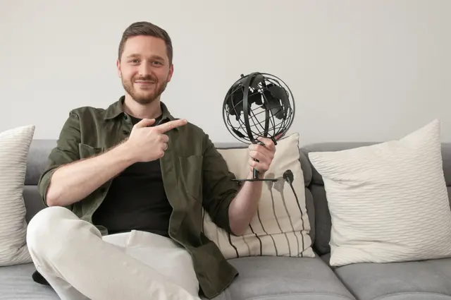 Pascal Sampl spricht aus eigener Erfahrung. Der reisebegeisterte Betreiber von "Trekaro" war selbst schon auf jedem Kontinent unterwegs. | Foto: Wolfgang Unger / MeinBezirk