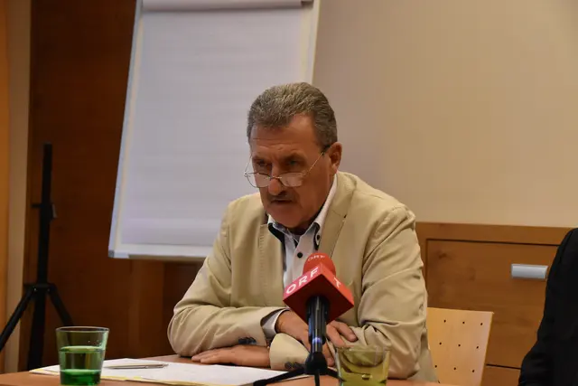 Rudolf Puecher, Obmann des Krankenhausverbandes Kufstein, ortet viele Vorteile, wenn Kufstein und St. Johann einen gemeinsamen Krankenhausverband eingehen würden. (Archivbild)
 | Foto: Barbara Fluckinger