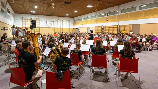 In der Eisenwurzenhalle in Weißenbach an der Enns fand das gemeinsame Abschlusskonzert statt. | Foto: Musikschule Eisenwurzen