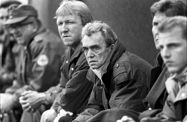 FC Tirol-Trainer Ernst Happel an der Seite seines Co-Trainers und Nachfolgers Horst Hrubesch. | Foto: Bundesliga/GEPA