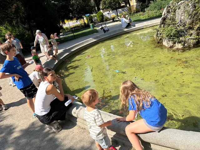 Der Brunnen im Schönbornpark wurde zum Hafen für Nachwuchskapitäne. | Foto: Kinderfreunde Josefstadt