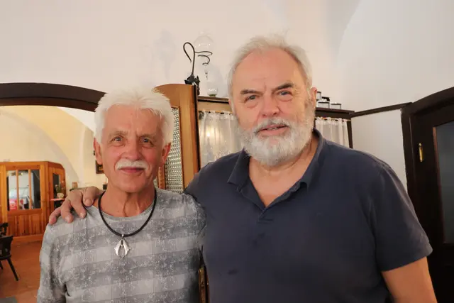 Vor 15 Jahren gründeten Hans Sattler und Siegfried Peichler eine Bürgerbeteiligung, die sich des Ortskerns von Rein annimmt.  | Foto: Edith Ertl