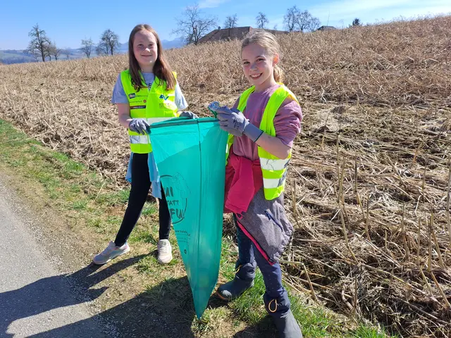Auch in Wartberg an der Krems waren Mittelschüler im März im Gemeindegebiet unterwegs und sammelten Müll. | Foto: MINT-Mitelschule