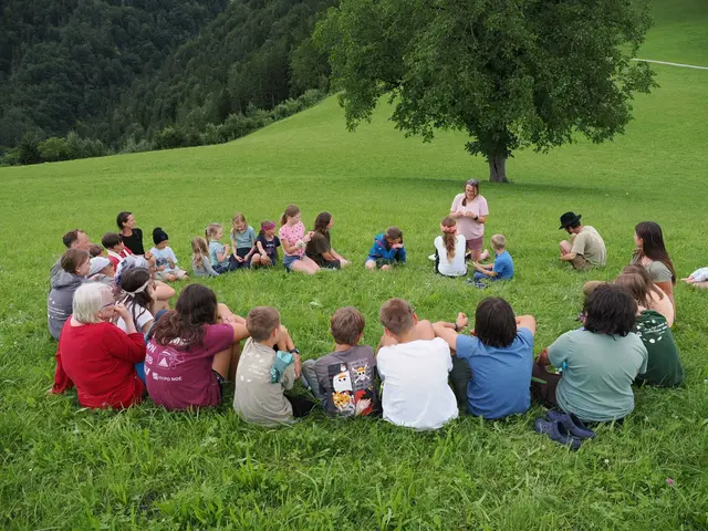 Über 20 Kinder und Jugendliche schliefen eine ganze Woche im Zelt oder unter freien Himmel und verbrachten eine unvergessliche gemeinsame Zeit.  | Foto: Verein „spür.sinn“