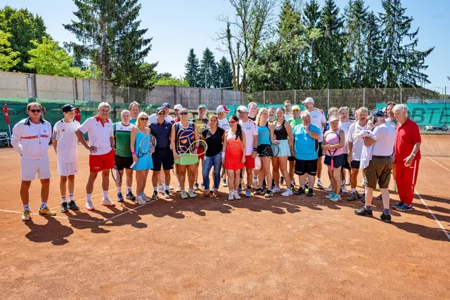 33 Tennisspieler matchen sich auf Einladung des Club Steiermark für den guten Zweck. | Foto: Prix