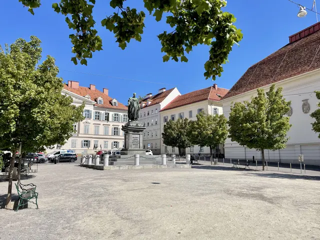 Bäume in der Stadt bieten weit mehr als nur eine ästhetische Aufwertung – sie sind auch in ökologischen und (mikro-)klimatischer Hinsicht bedeutend. | Foto: MeinBezirk