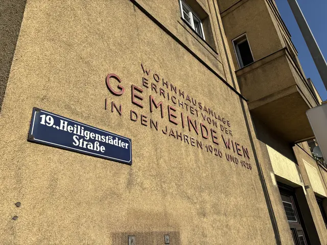 Die Beschilderung entlang der Heiligenstädter Straße lässt vermuten, dass man im 19. Bezirk parkt. | Foto: Matthias Pandrea