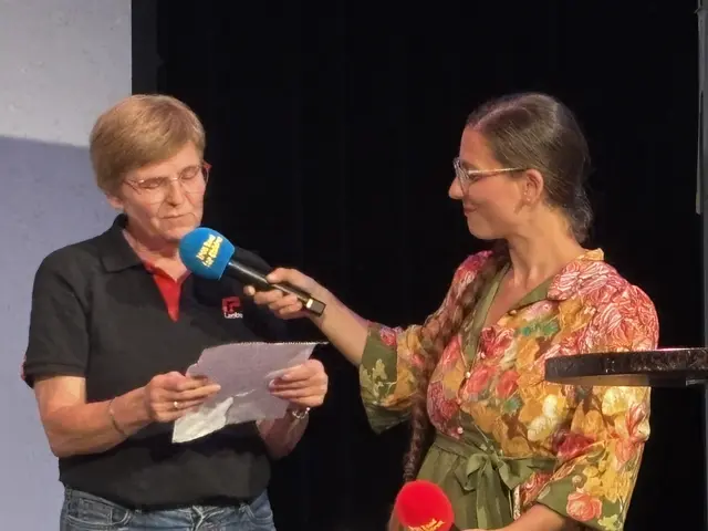 Vizebürgermeisterin Birgit Sandler rührte das Publikum mit einem selbst geschriebenen Gedicht. | Foto: MeinBezirk/Jung