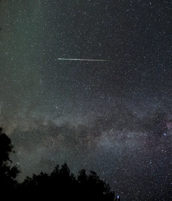Mit den Sternschnuppen der Perseiden ist am 12. und 13. August am Puchenstubner Nachthimmel ein ganz besonderes Schauspiel zu beobachten. | Foto: Franz Klauser