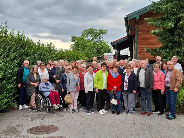 Gruppenfoto beim Mönchhof in Neusiedl/See | Foto: NÖ Senioren