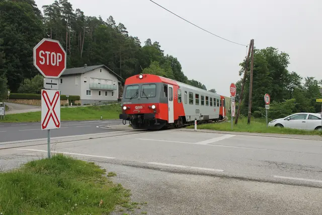 Die Mühlkreisbahn kurz vor dem Bahnhof Lacken (Gemeinde Feldkirchen an der Donau) | Foto: Gernot Fohler