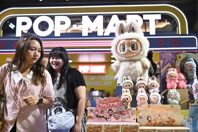 Milliardengeschäft: Das chinesische Spielwarenunternehmen Pop Mart hat mit Labubu definitiv auf das richtige Pferd gesetzt. | Foto:  LILLIAN SUWANRUMPHA / AFP / picturedesk.com