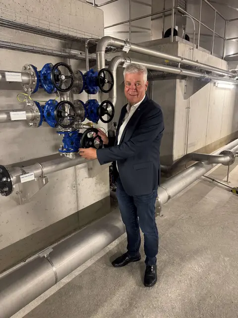 Landtagsabgeordneter und Bürgermeister Anton Kasser betont: „Landwirtschaft und Industrie sind ebenso wie private Haushalte auf eine verlässliche Wasserversorgung und eine funktionierende Abwasserbeseitigung angewiesen.  | Foto: VPAM