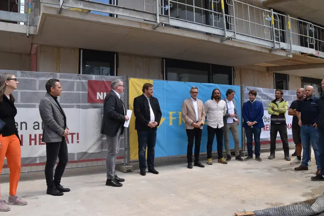 Die NHT feierte gemeinsam mit Vertretern der beauftragten Firmen.  | Foto: Barbara Fluckinger