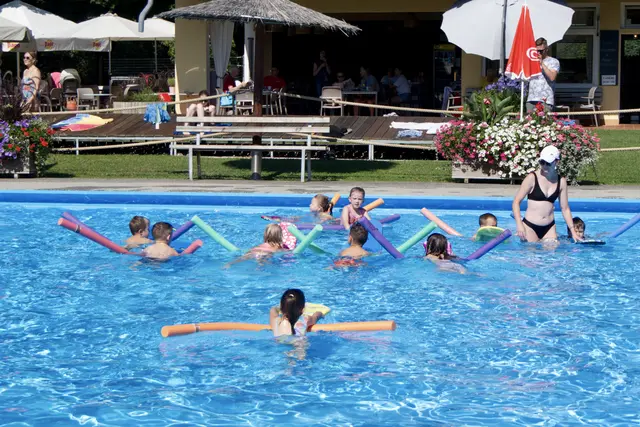 Im Freibad Leutschach hielt die Steirische Wasserrettung wieder ihre Schwimmkurse ab. | Foto: SWR