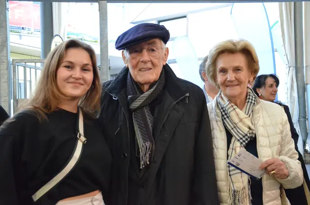 Alt-Bgm. Helmut Kopp mit seiner Bella und Enkelin Tabea. | Foto: Sabine Schletterer