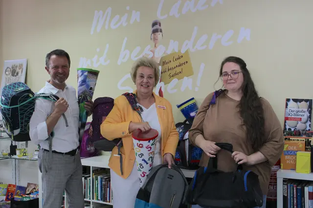 Ladislaus Szabo - Inhaber Mr. Clean, Verena Dunst – Präsidentin Volkshilfe Burgenland, Hanna Lichtenberger- Leiterin des Team Sozialpolitik und Forschung und Kinderarmuts-Expertin der Volkshilfe Österreich | Foto: Carla Schoditsch