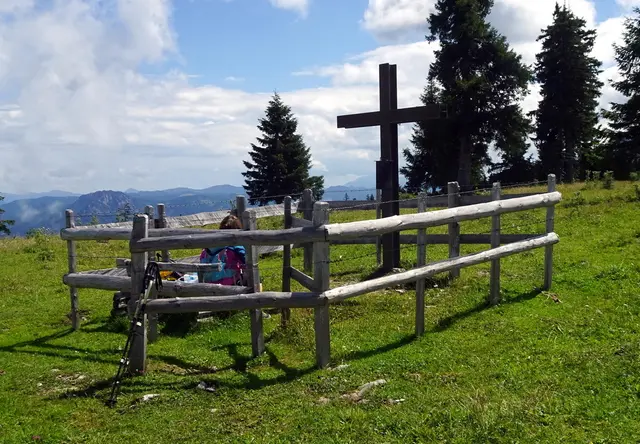 Das Gipfelplatzerl ist eingezäunt.