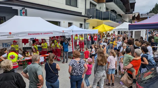 Die Kinder wurden von vielen begeisterten Zuschauern lautstark angefeuert. | Foto: Rotes Kreuz Salzburg
