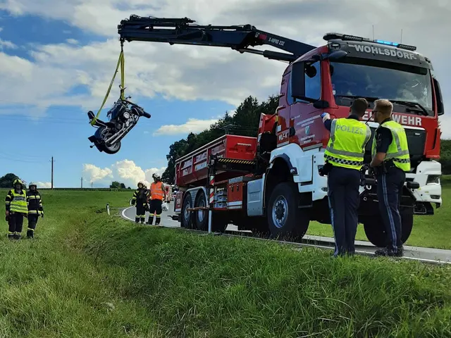 Nach dem Unfall in Preding: Bergung des Motorrades | Foto: LM d.V. Klaus Krainer (FF-Preding)