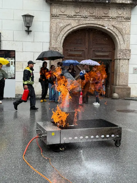 Auch bei der Übung war der Regen eine Herausforderung. | Foto: Stefan Meyer