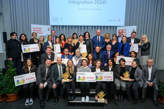Für den ersten Platz beim OÖ Landespreis für Integration sind 3.000 Euro Preisgeld vorgesehen, für den zweiten 2.000, für den dritten 1.000 Euro.  | Foto: fotokerschi.at/Kerschbaummayr