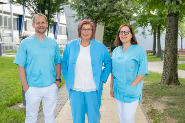 Standortleitung am LKH Weiz: Primarius Stefan Pötz, Karin Puchner und Heidelinde Bachler (v.l.) | Foto:  LKH-Univ. Klinikum Graz/R. Strasser