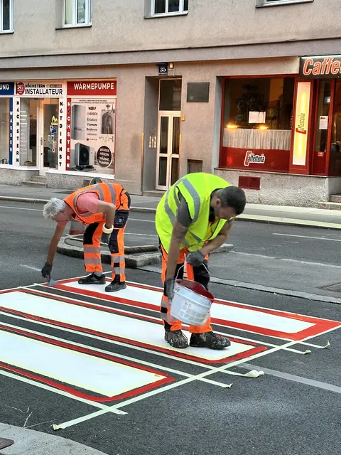 In der Grillgasse/Herbortgasse soll der Zebrastreifen für mehr Sicherheit am Schulweg sorgen. | Foto: BV11