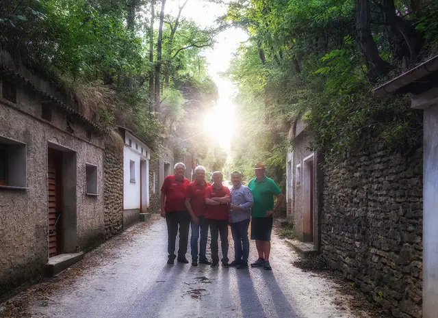 Gruppenfoto mit dem Bürgermeister der Gemeinde Kreuttal, Markus Koller. | Foto: Regina Courtier