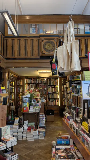 Die Buchhandlung ist zwar nicht groß, trotzdem sind fast alle Genres vertreten. | Foto: Lea Bacher