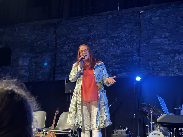 Nane Frühstückl begleitete den Abend musikalisch