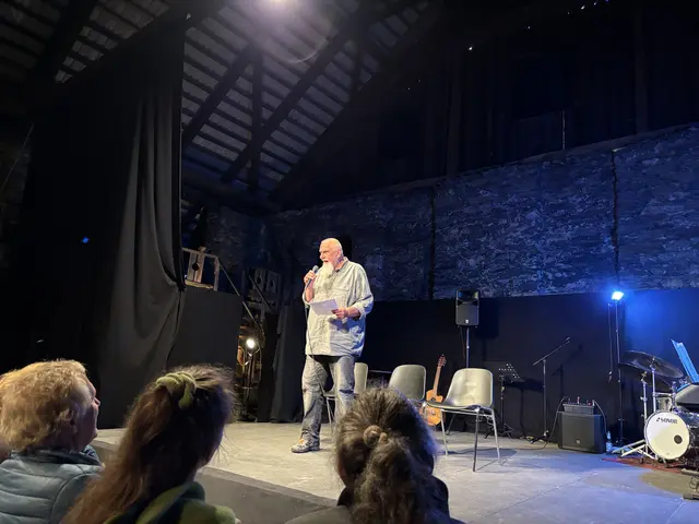 Fritz Messner hielt die Laudatio auf MOKRIT