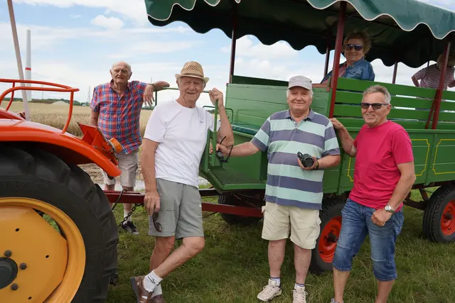 Ausfahrt der Oldtimer Freunde aus Weiden am See | Foto: Andrea Glatzer