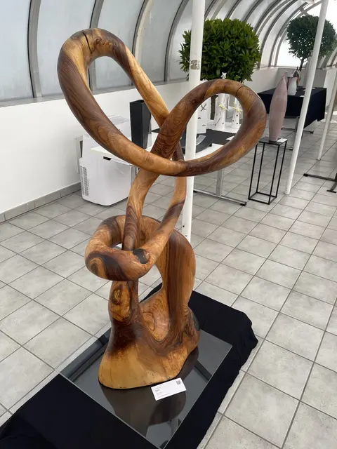 Skulptur "Sophia" aus Walnußholz von Fritz Zauner
 | Foto: Josef Goldhofer