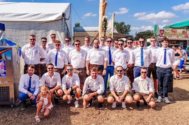 Vier Tage Feststimmung: Die Burschenschaft Oberloisdorf lädt zum 20-jährigen Jubiläum des Zeltfests. | Foto: Benedikt Grünwald